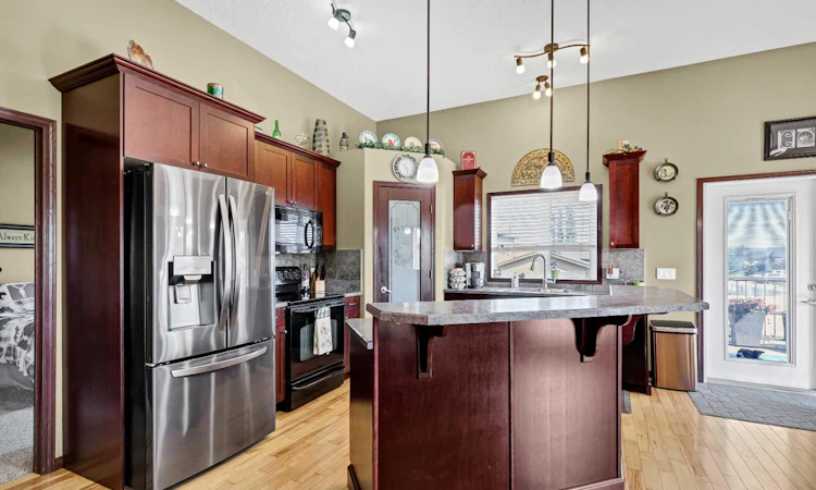 801-800 Carriage Lane Place N