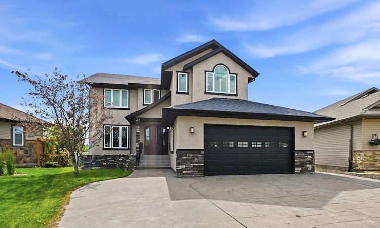 74 Oaklands Crescent