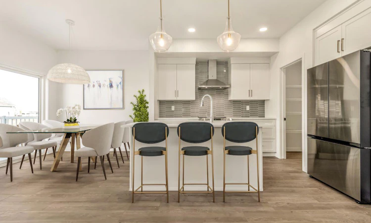 126 Miners Road W