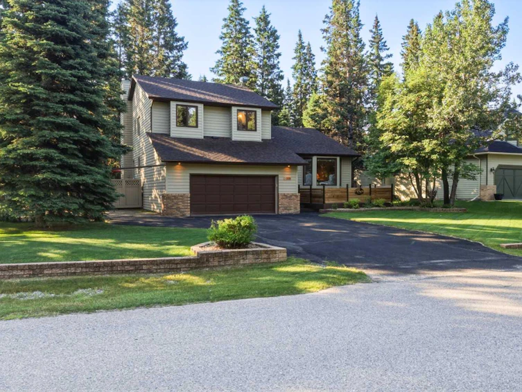 33 Manyhorses Drive, Rural Rocky View County, AB, T3Z 1A2