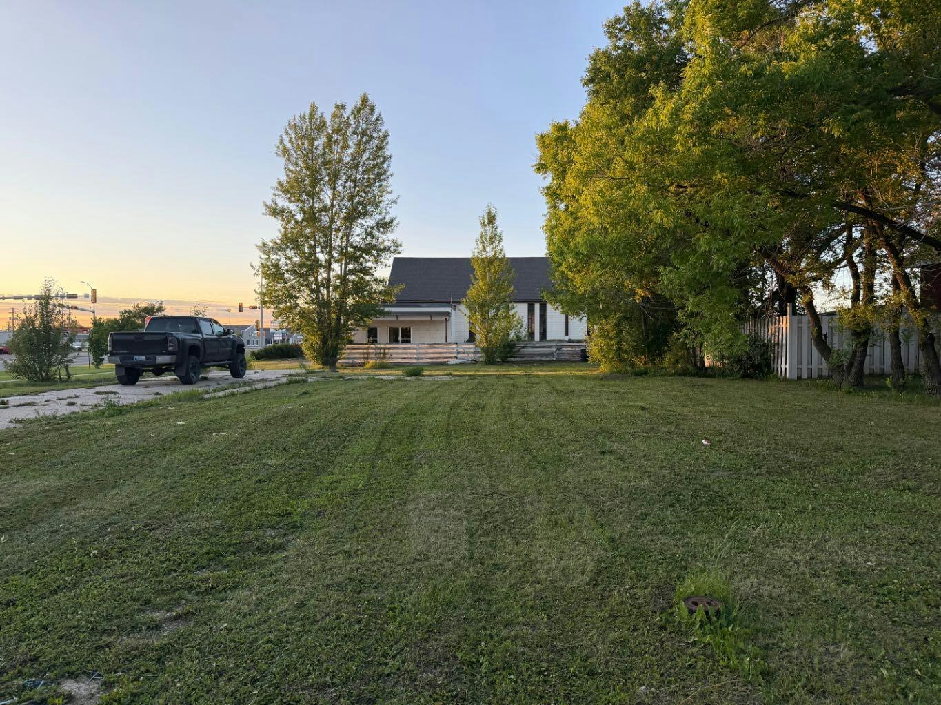 9932 107 Avenue, Grande Prairie, AB, T8V 1L5