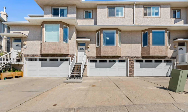 116 Country Hills Gardens NW