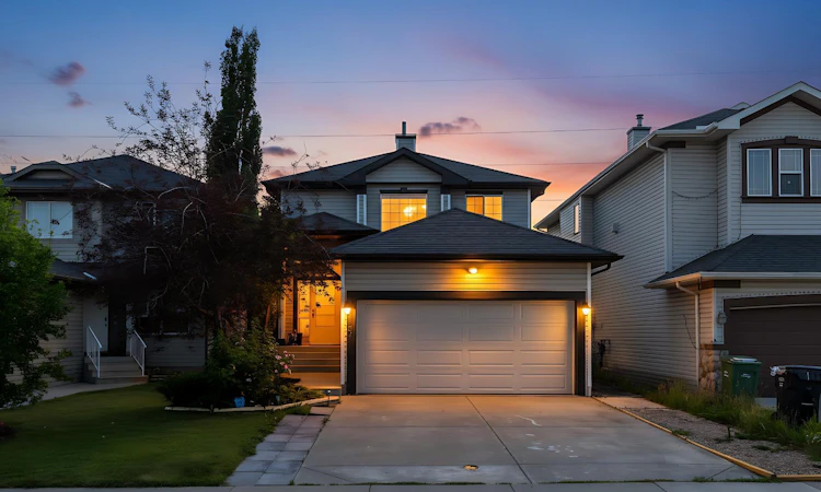 167 Valley Crest Close NW