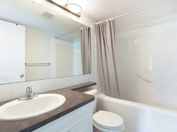 210-2000 Applevillage Court SE, Calgary, AB, T2A 7Z4 - 13