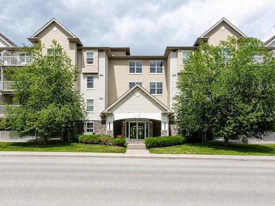 210-2000 Applevillage Court SE - 4