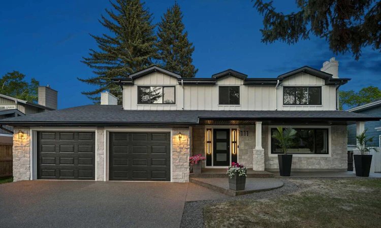 111 Canata Close SW
