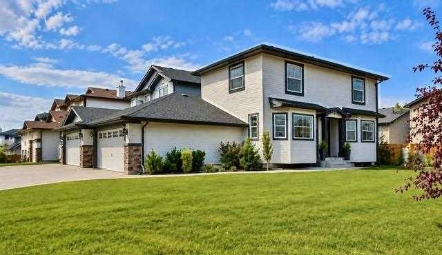 16 Canoe Close SW, Airdrie, AB, T4B 2N3