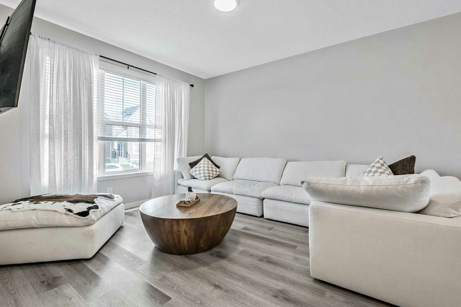 68 Wolf Gate, Okotoks, AB, T1S 5T9