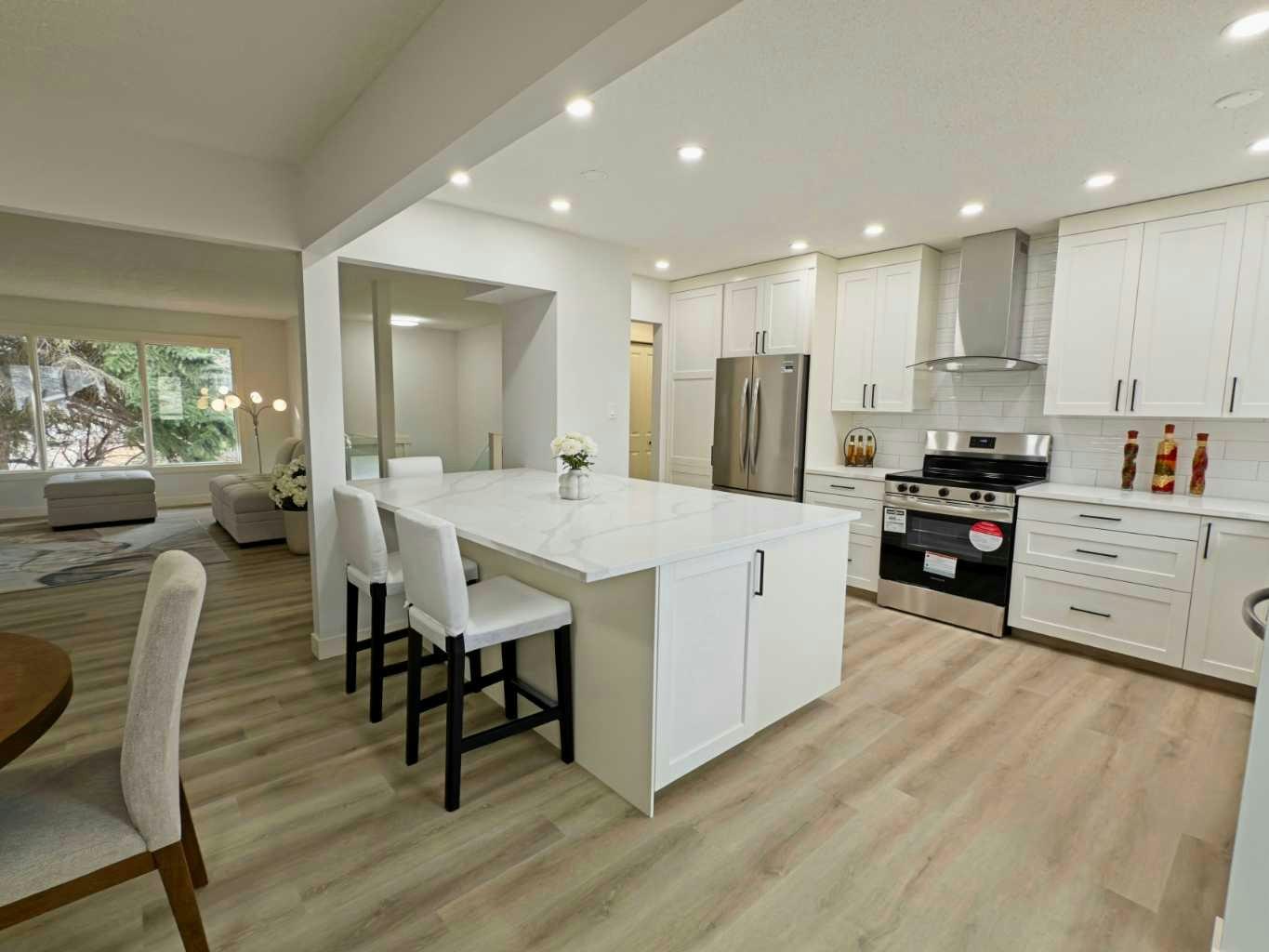 7032 78 Street NW, Calgary, AB, T3B 4H9