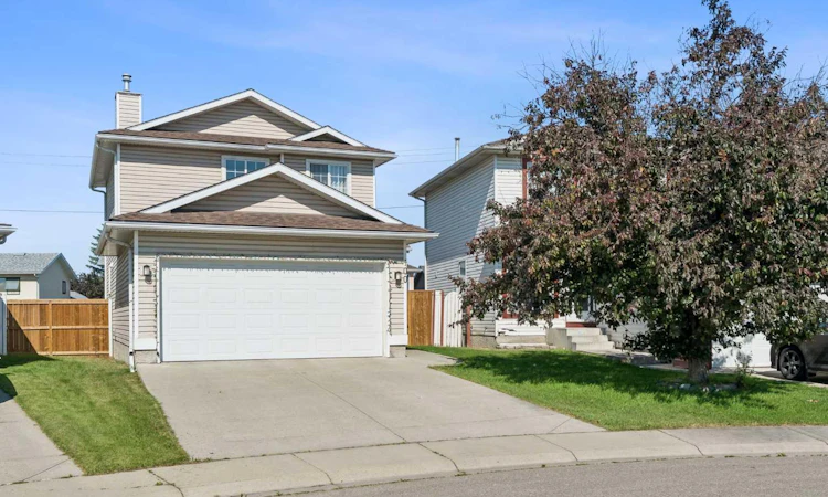 100 Applemont Close SE