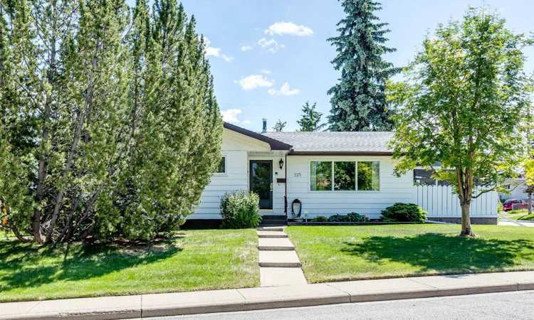 723 Seattle Drive SW