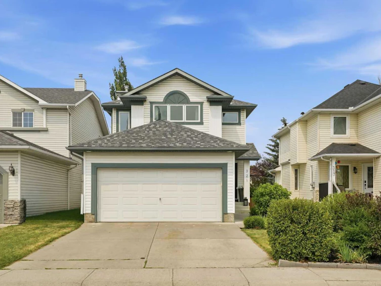 321 Douglas Ridge Circle SE, Calgary, AB, T2Z 3H5
