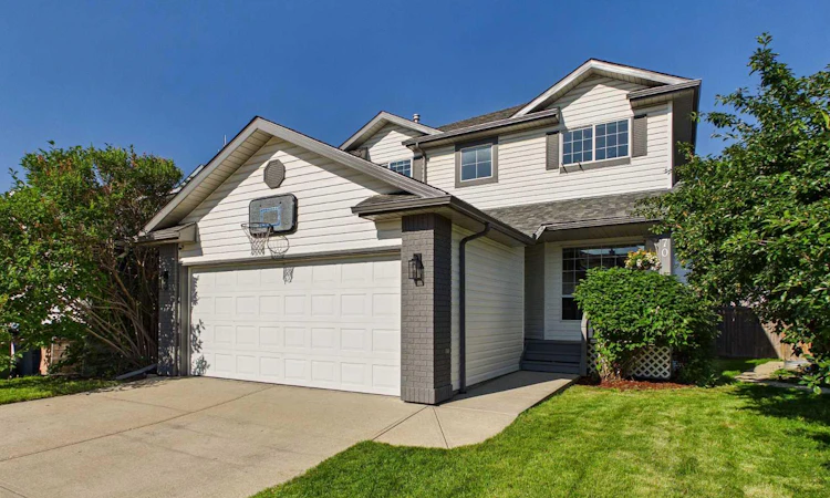 70 Coventry Crescent NE