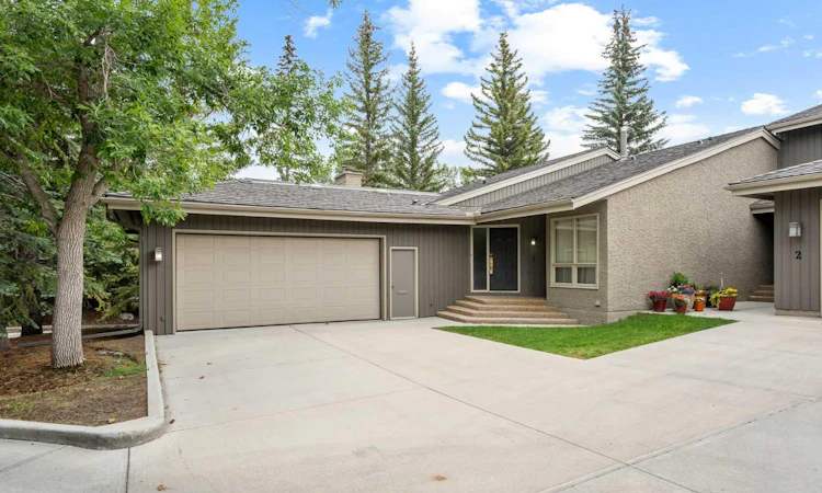 1-1901 Varsity Estates Drive NW