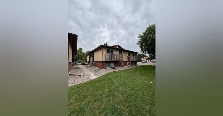 4-5 Acadia Road W, Lethbridge, AB, T1K 4C1
