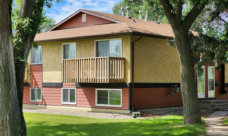 22-5 Acadia Road W