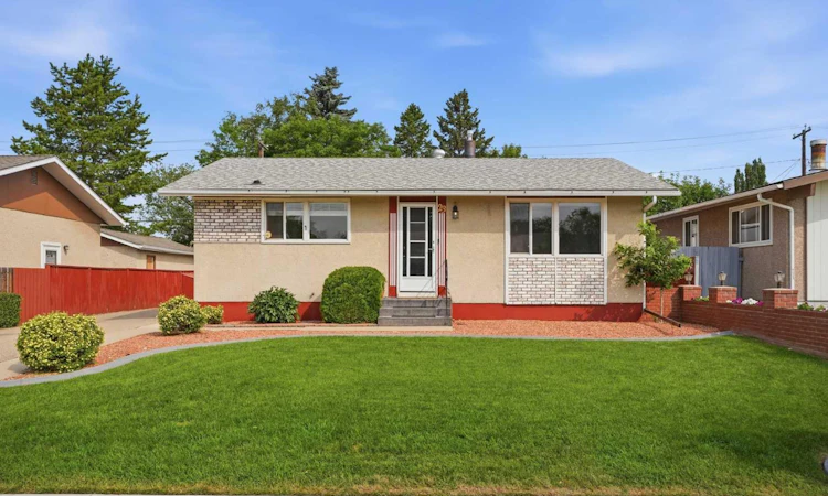 23 Fairway Avenue