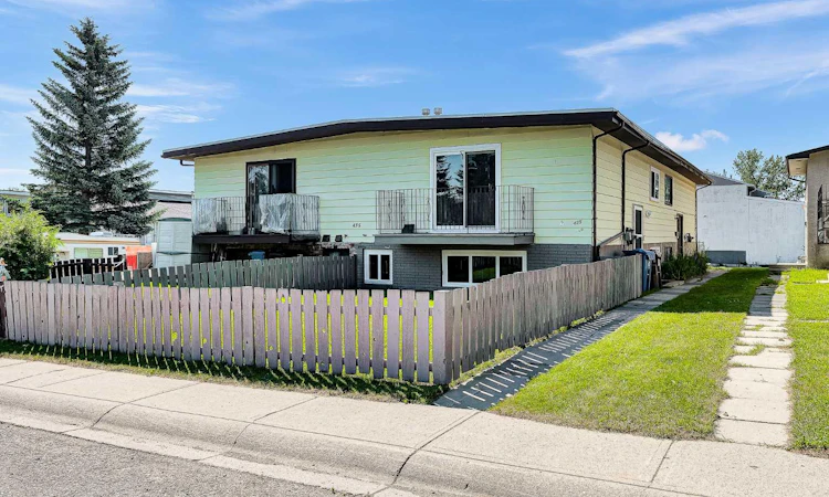 2-435 Pinehill Road NE