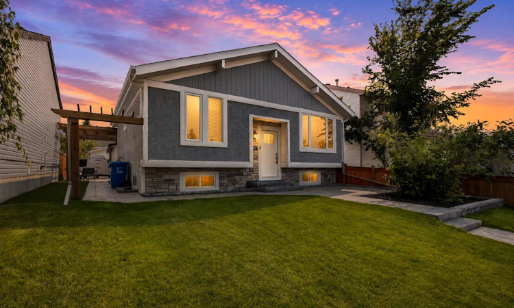 157 Bird Crescent