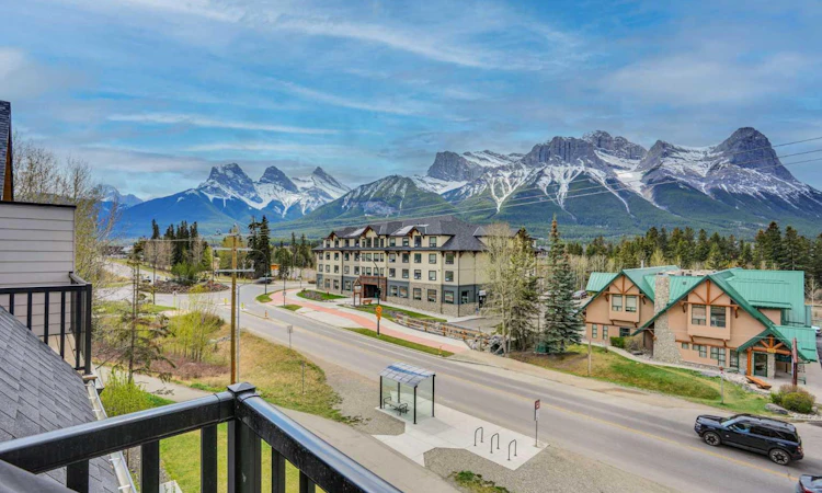 206-109 Kananaskis Way