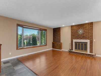 335 Queensland Drive SE - 2