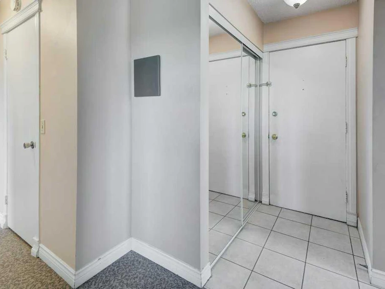 43-1703 11 Avenue SW, Calgary, AB, T3K 1J5 - 2