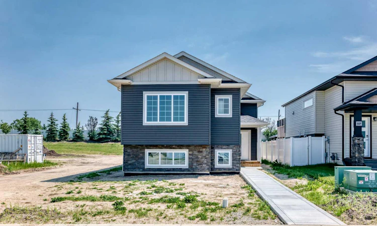 121 Aztec Crescent