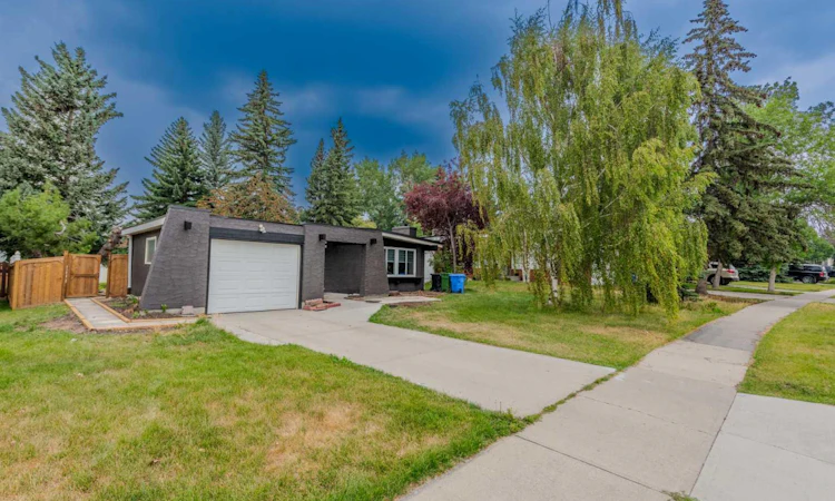 5655 Dalhousie Drive NW