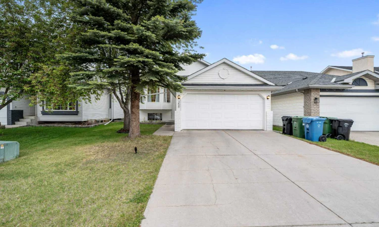 358 Hawkstone Drive NW