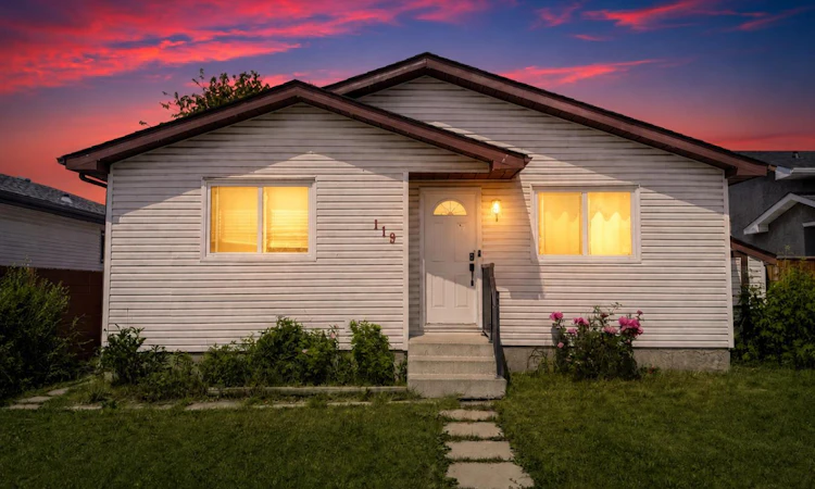 119 Fallswater Crescent NE