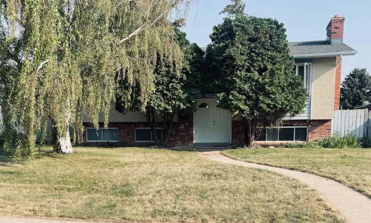 36 Park Meadows Boulevard N
