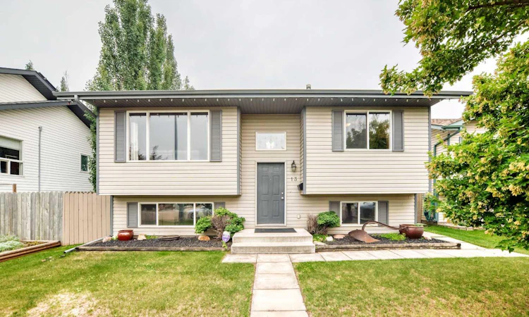 13 Westglen Boulevard