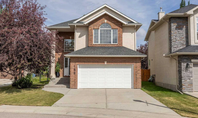 156 Strathridge Place SW