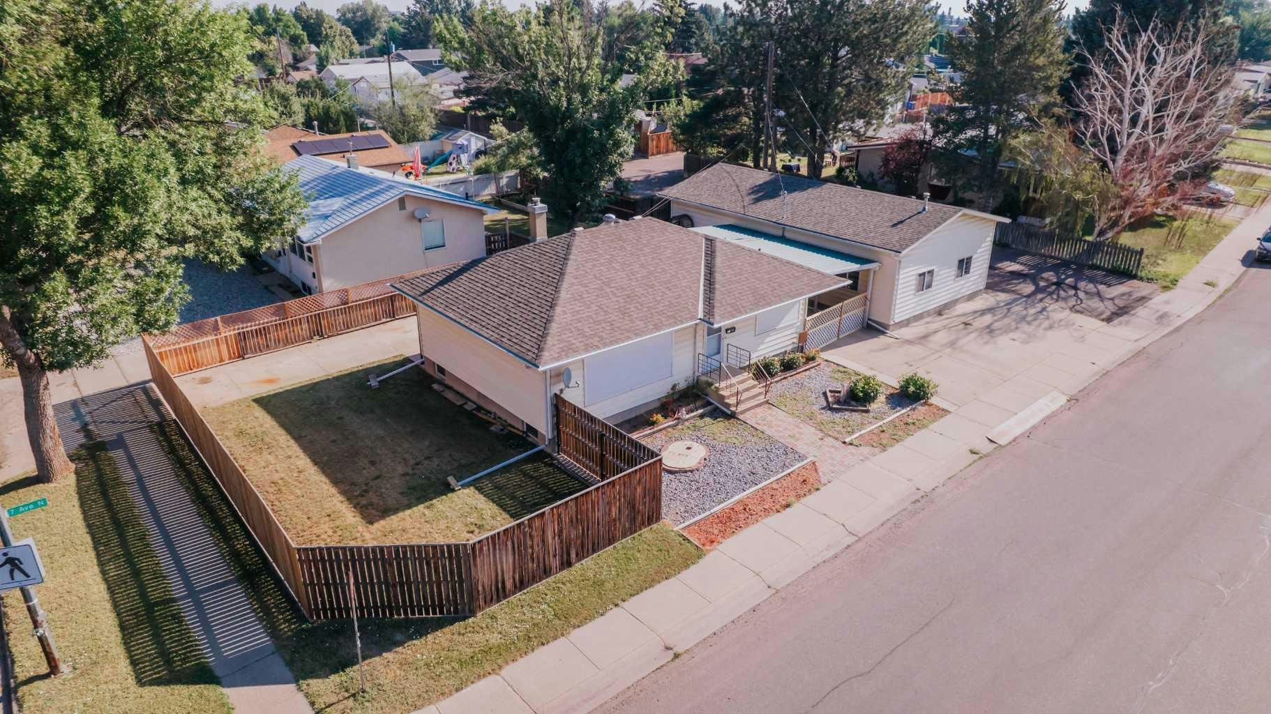 2305 7 Avenue N, Lethbridge, AB, T1H 0Z2 - 2