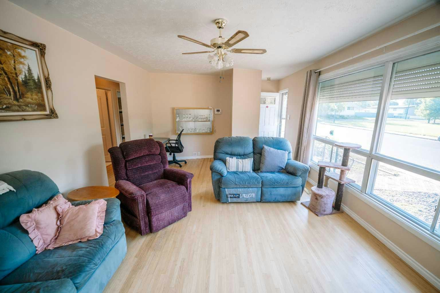2305 7 Avenue N, Lethbridge, AB, T1H 0Z2 - 8