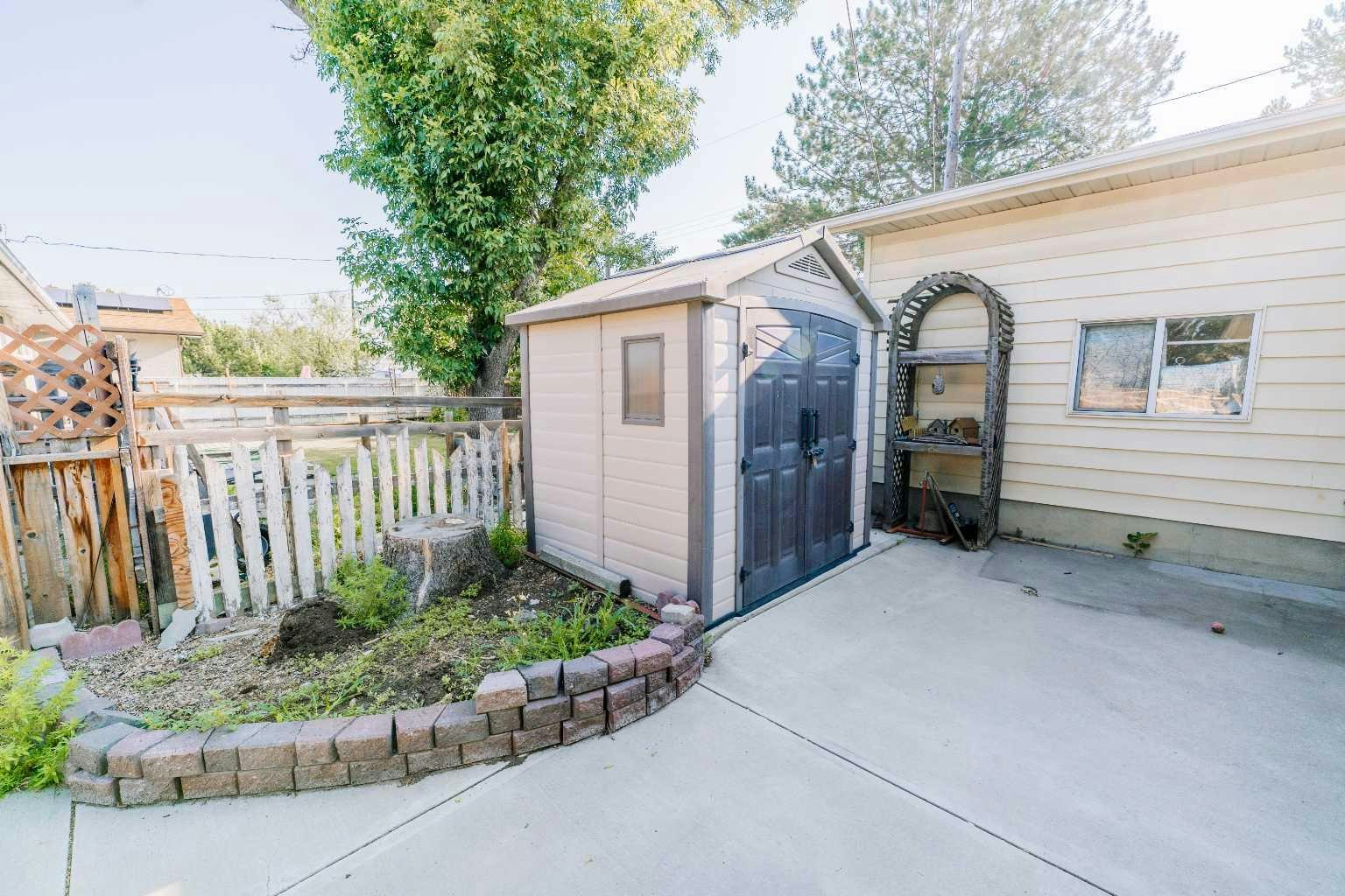 2305 7 Avenue N, Lethbridge, AB, T1H 0Z2 - 25