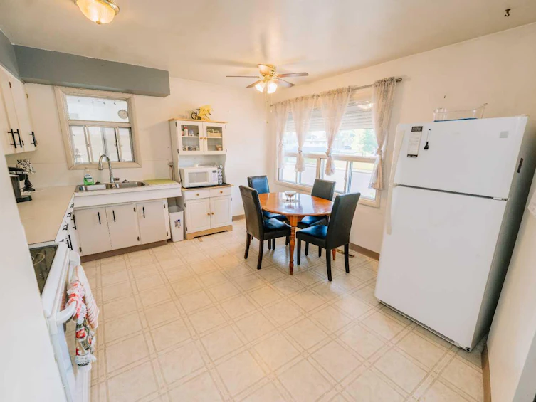 2305 7 Avenue N, Lethbridge, AB, T1H 0Z2 - 14