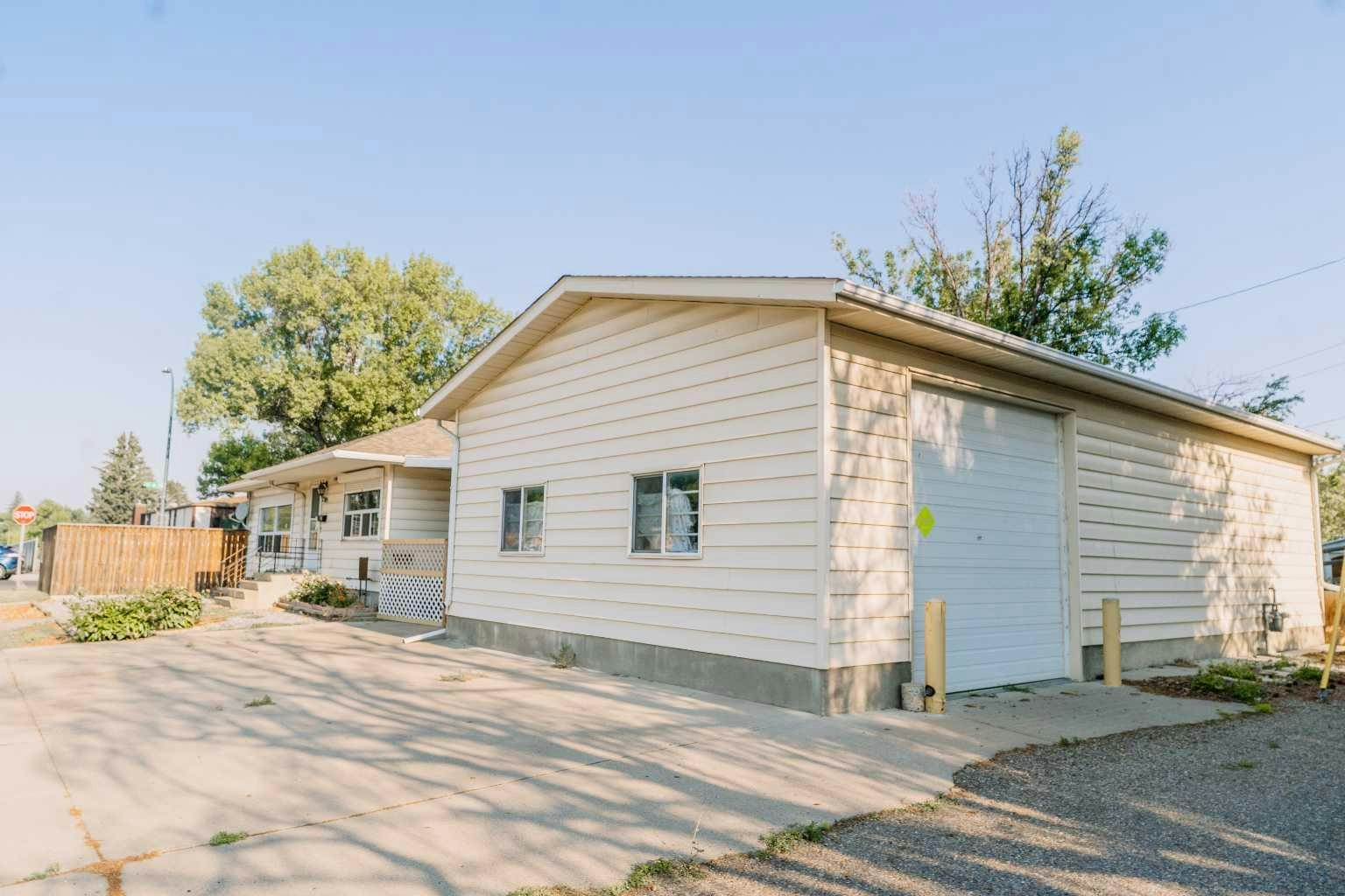 2305 7 Avenue N, Lethbridge, AB, T1H 0Z2 - 6
