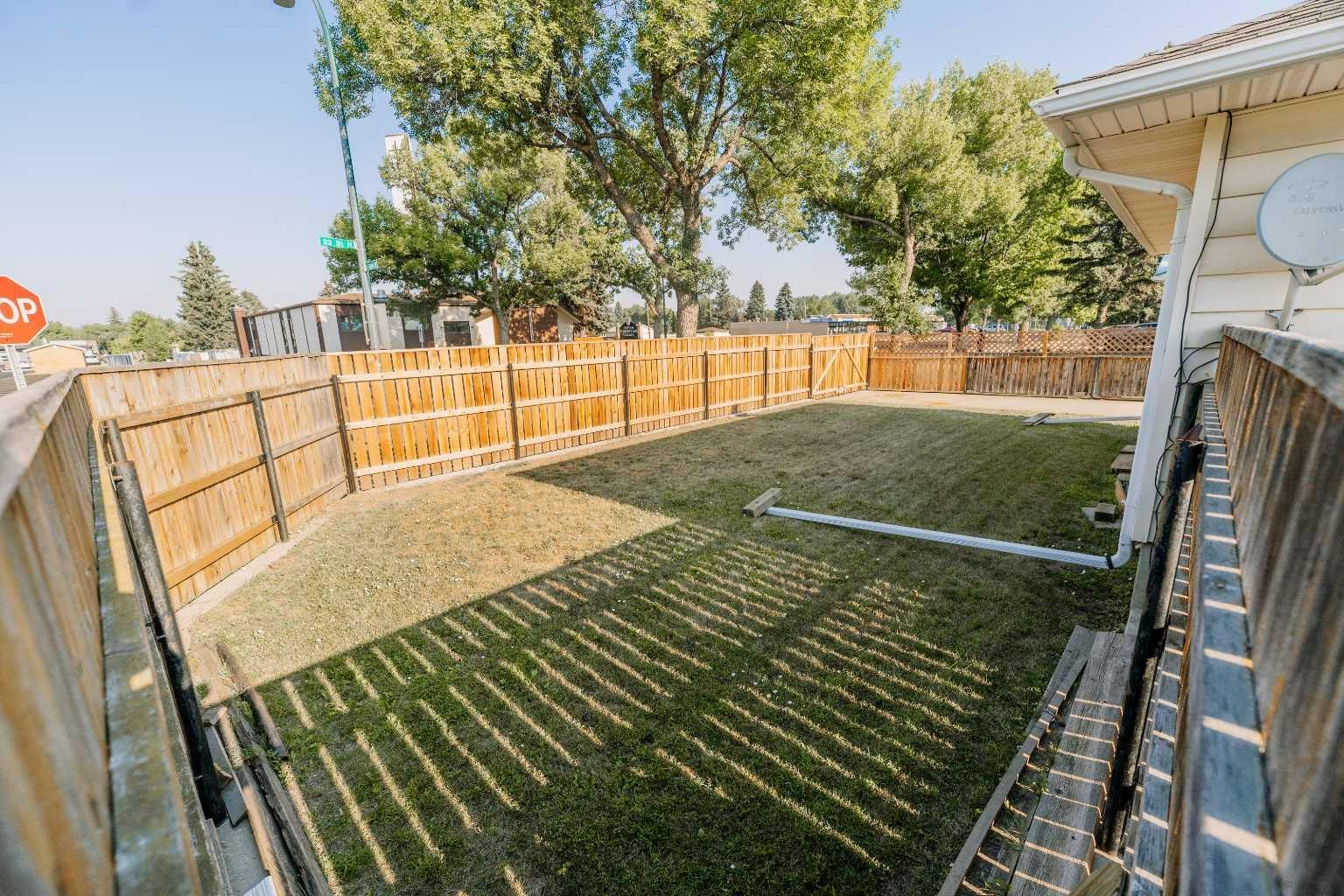 2305 7 Avenue N, Lethbridge, AB, T1H 0Z2 - 24