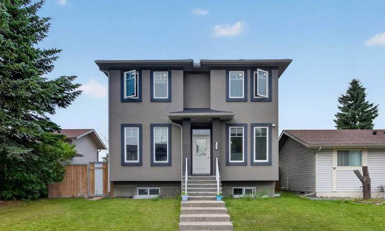 120 Castlegrove Road NE