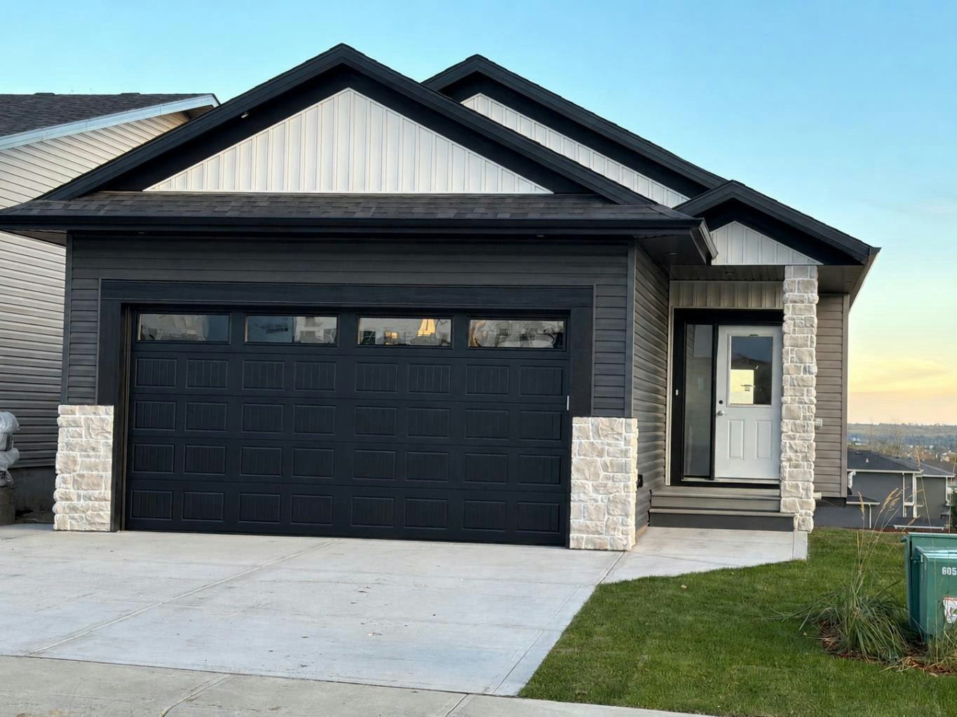 11 Vincent Gate, Sylvan Lake, AB, T4S 0V7