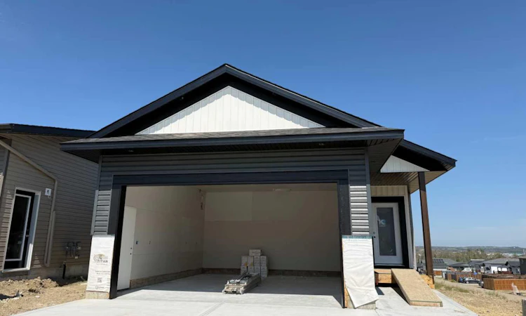 11 Vincent Gate