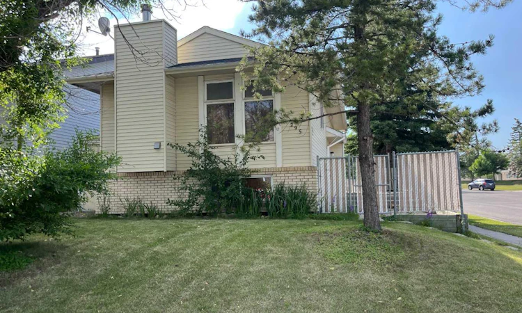 295 Edgepark Boulevard NW