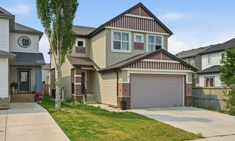 7 Copperleaf Terrace SE