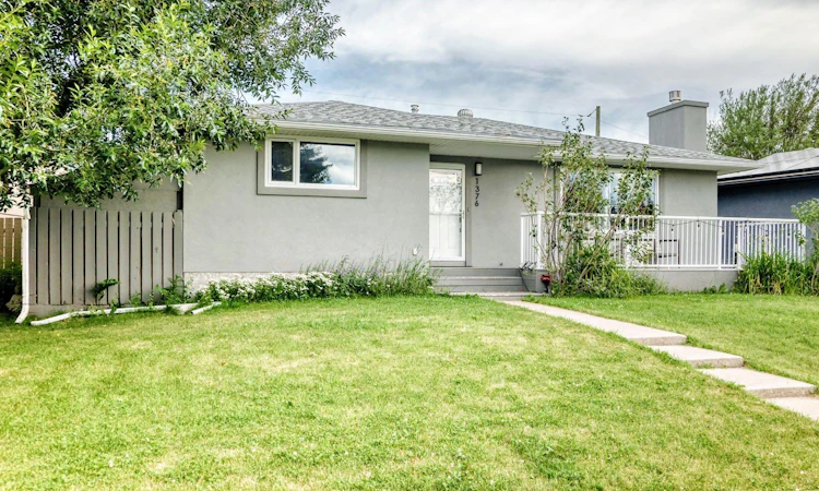 1376 Lake Sylvan Drive SE