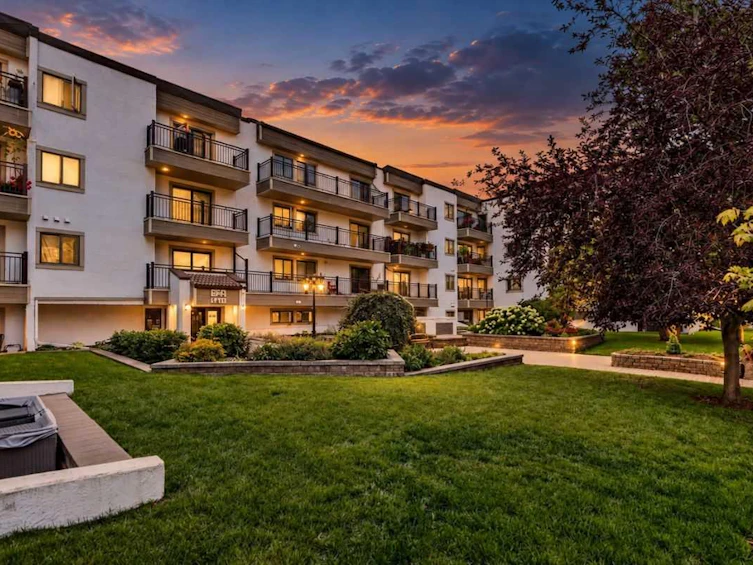 214-723 57 Avenue SW, Calgary, AB, T2V 4Z3
