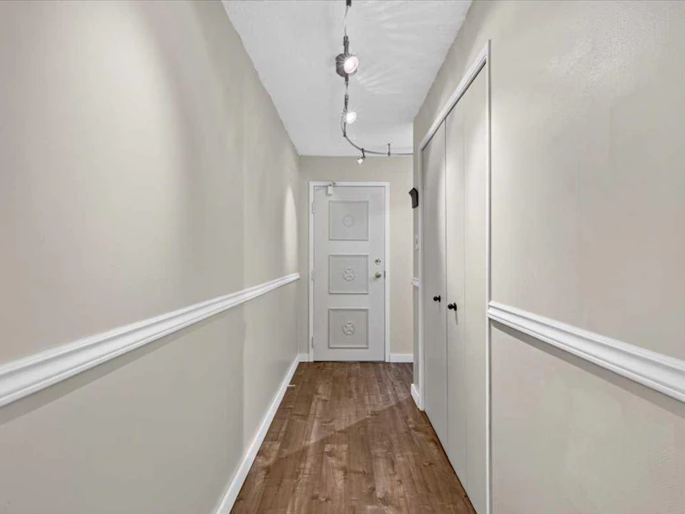 214-723 57 Avenue SW, Calgary, AB, T2V 4Z3 - 2