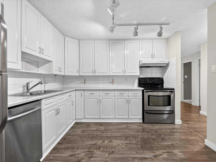 214-723 57 Avenue SW, Calgary, AB, T2V 4Z3 - 22