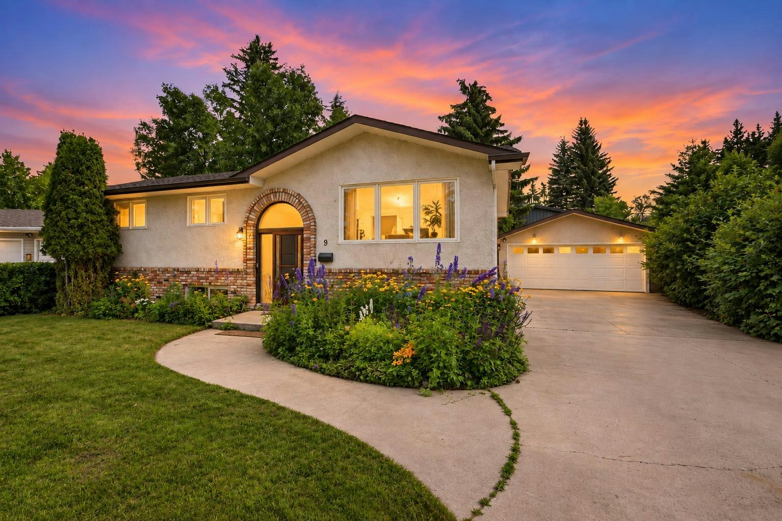 9 Stirling Close, Red Deer, AB, T4N 0A8