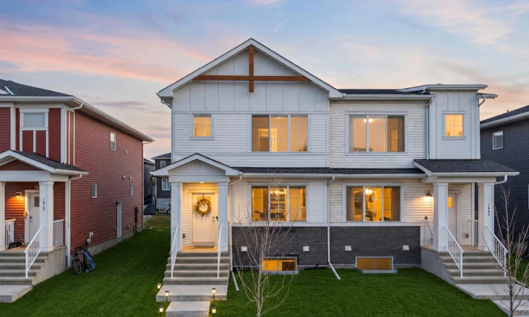 1053 West Lakeview